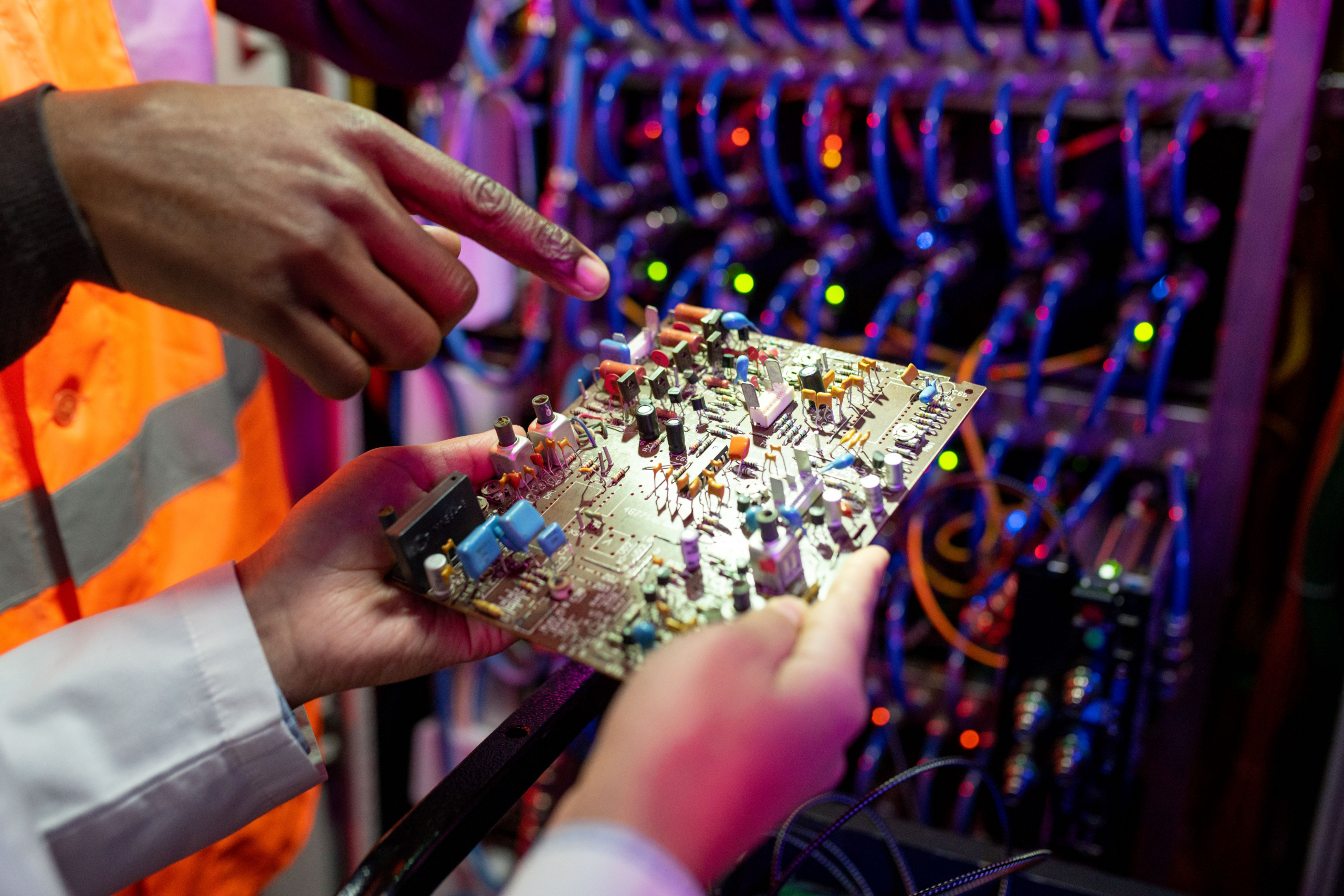 Featured image for “Electrical and Electronic Engineering for England, BTEC HNC”